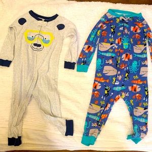 Carter’s 2 pair of 18 month zipper pajamas